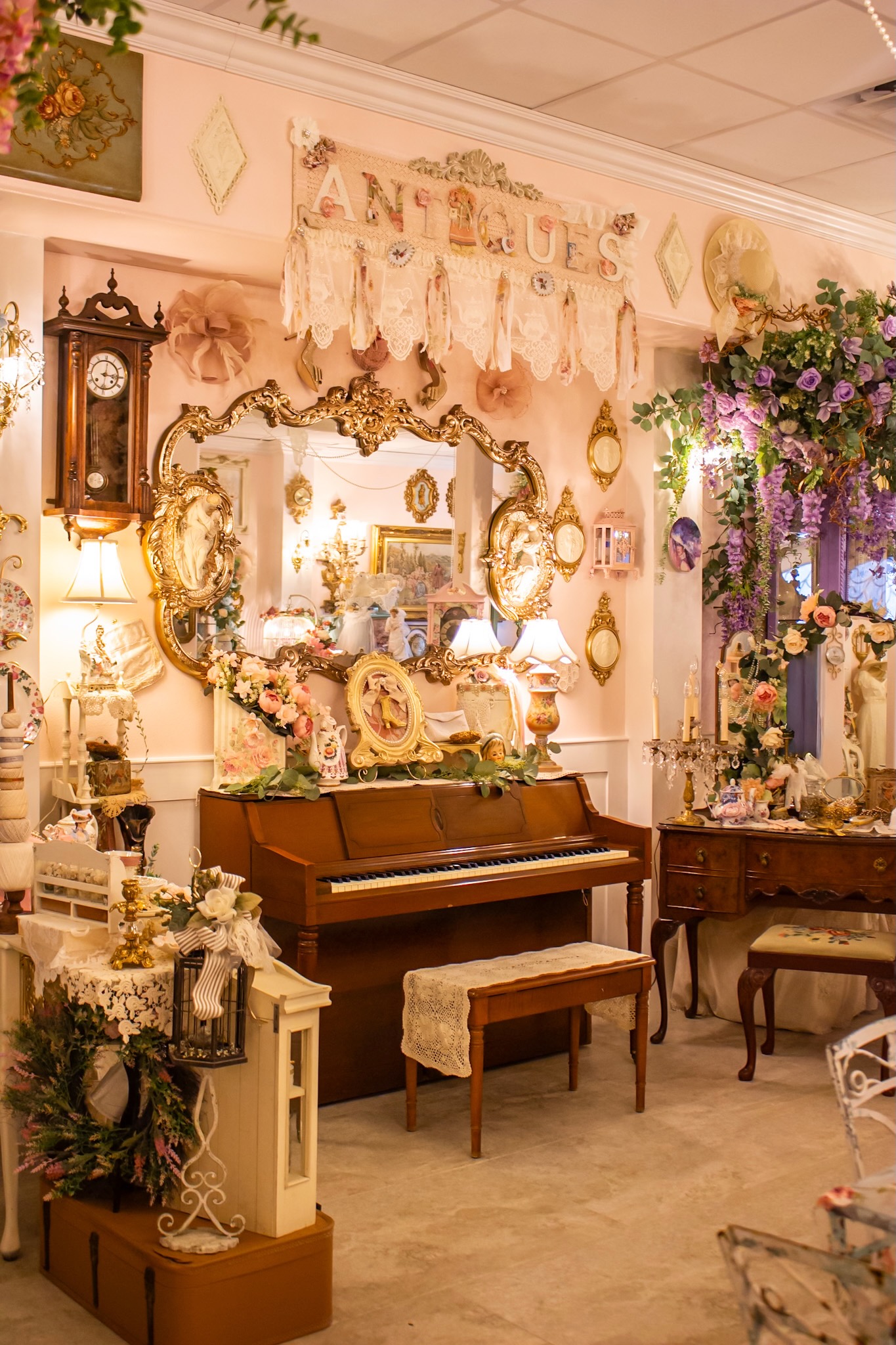 Inside Vianna's Vintage In Bloom