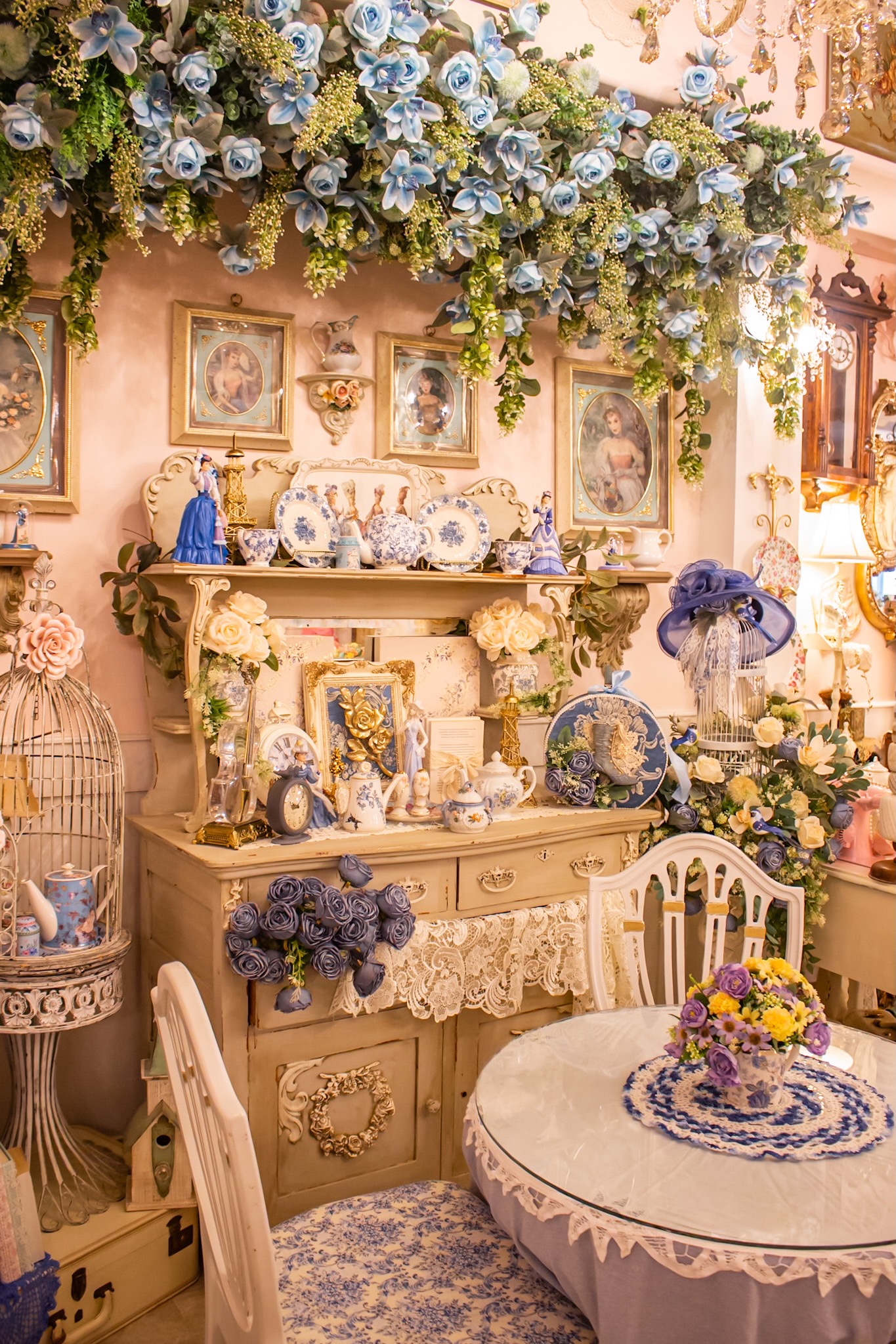 Blue floral display shelf