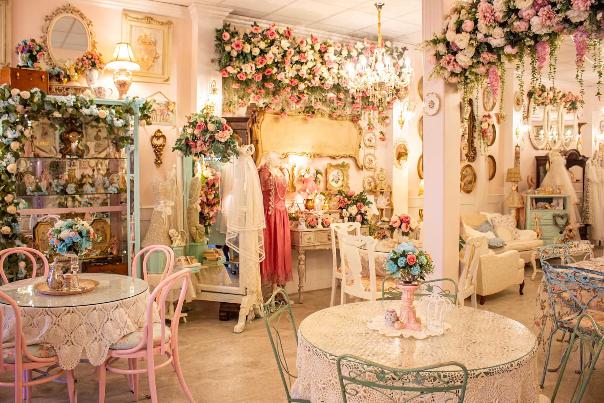 Wide view of the tea room