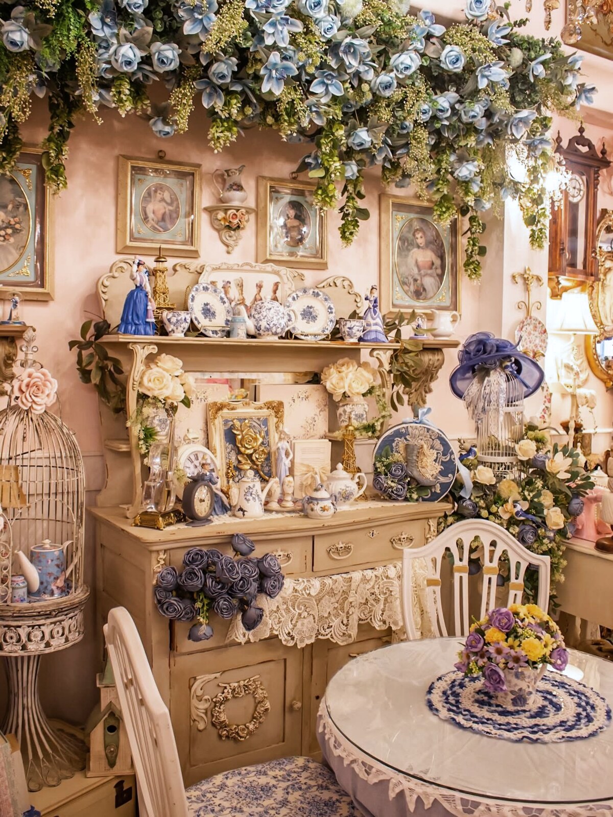 Blue floral row